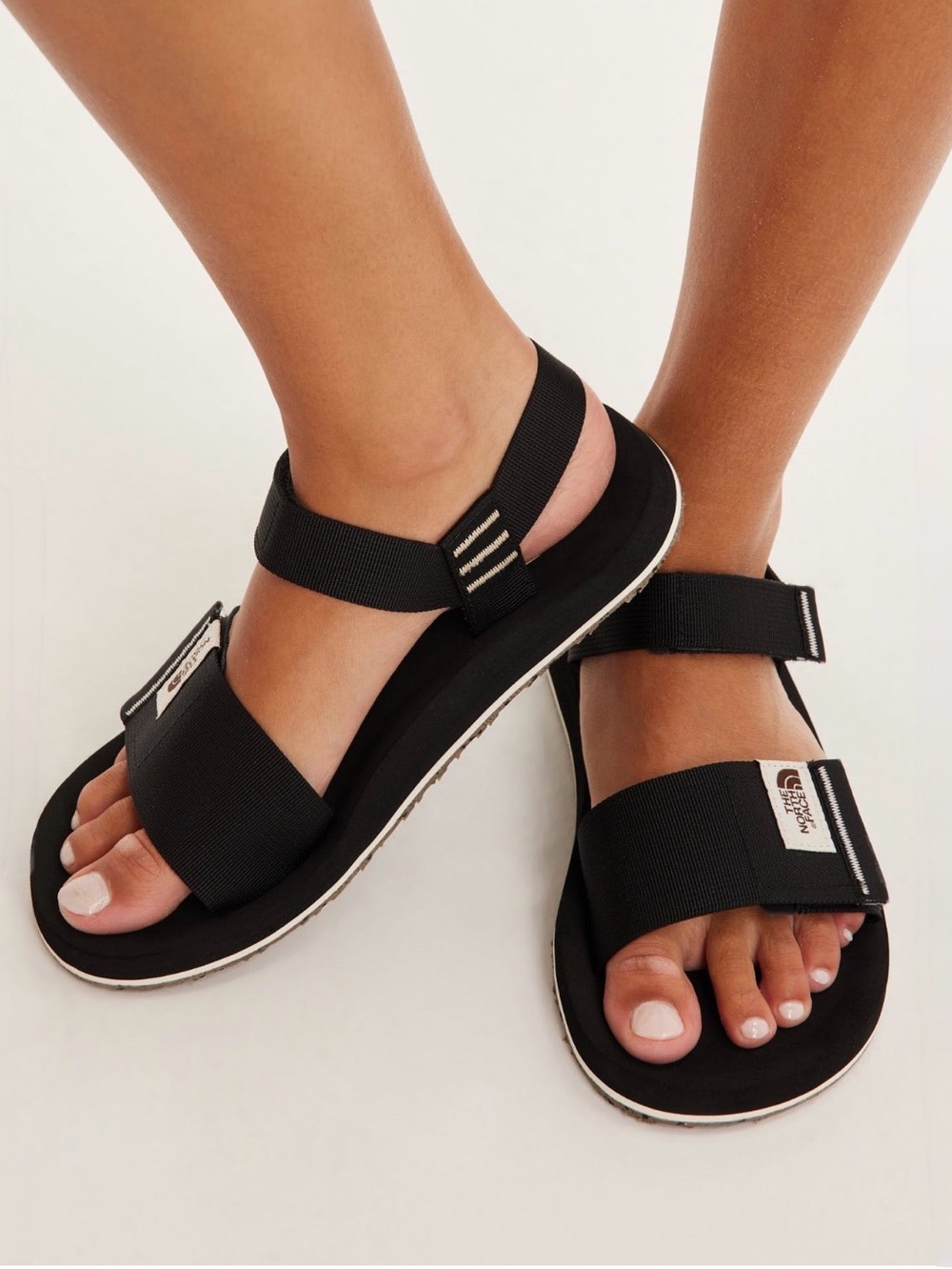 THE NORTH FACE, Women’s Skenna Sandals, Size 8, New with Box